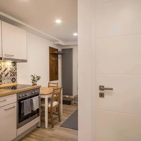 Apartment Tiny Fewo *